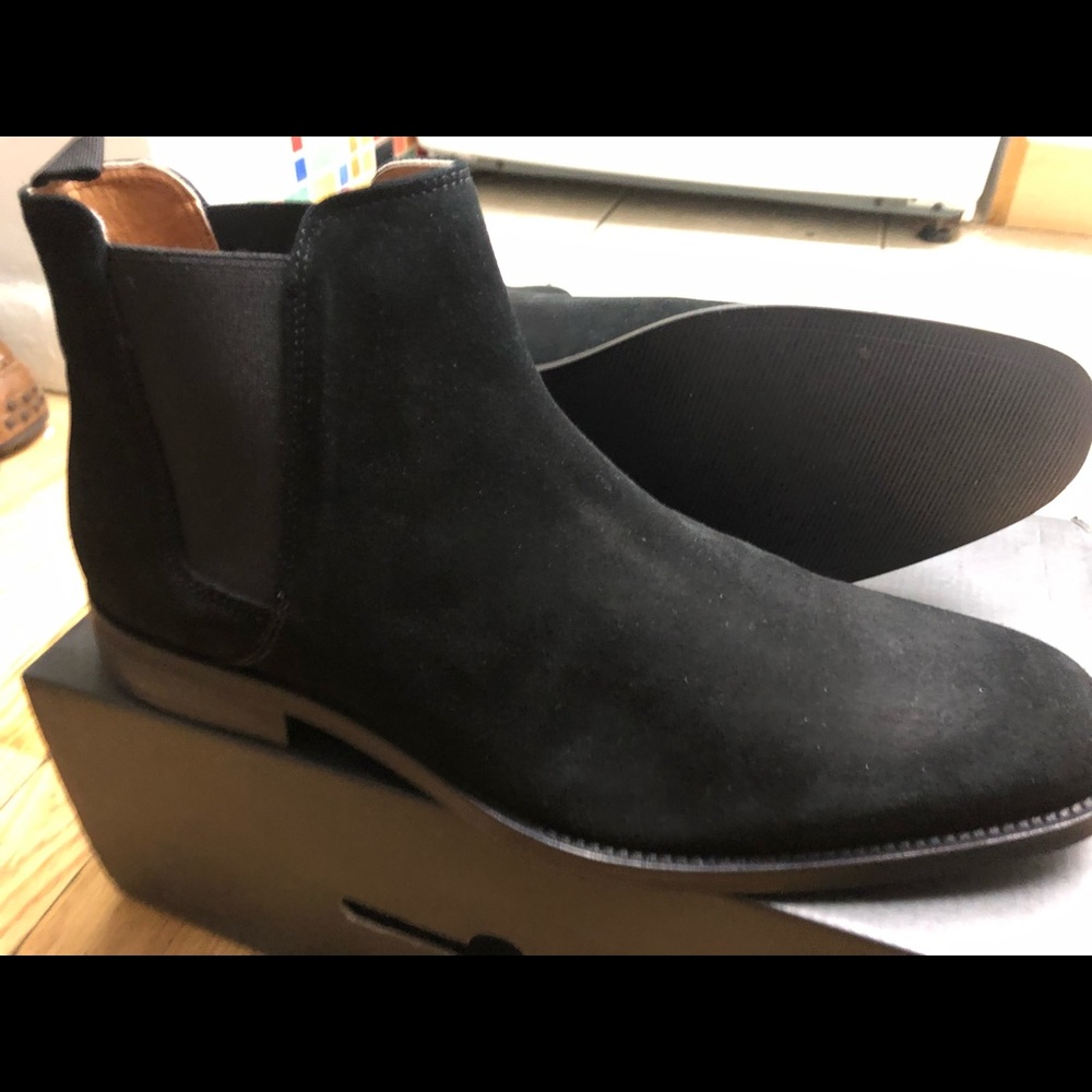 COPY - Brand new Aldo Vianello Chelsea Boots Blac…